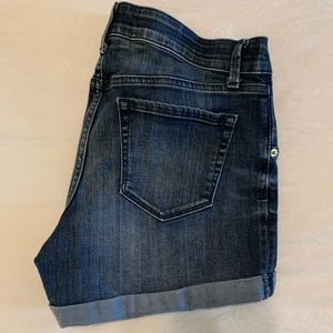 Liz Lange for Target Maternity Midi shorts